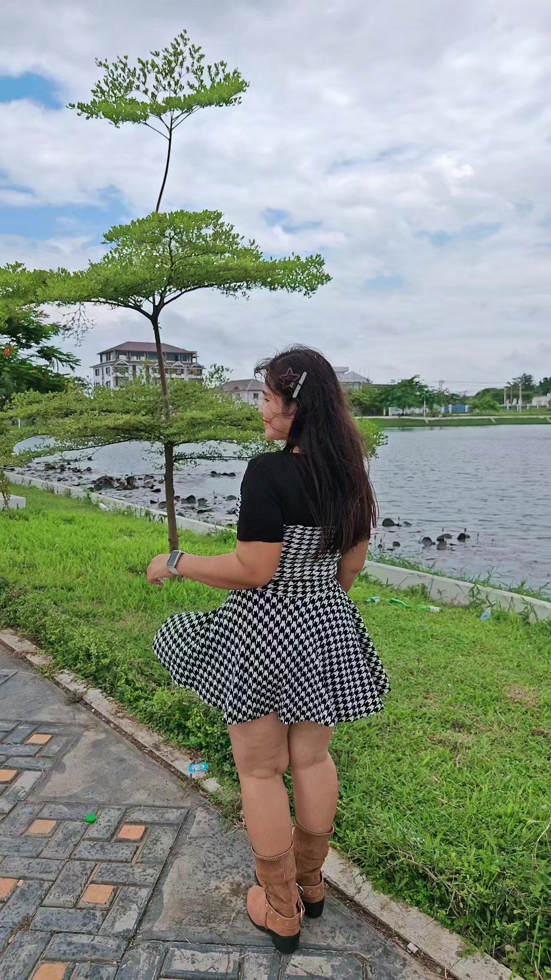 @🦋Song Laypyay Hnin (official)