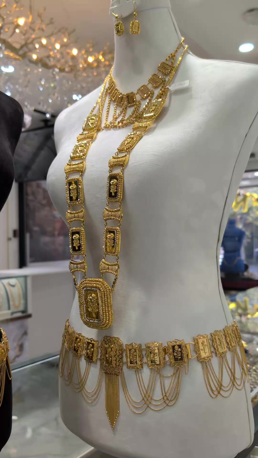 @أبو العز للمجوهرات