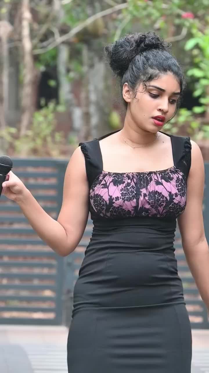 @Neeruttyy_🤍