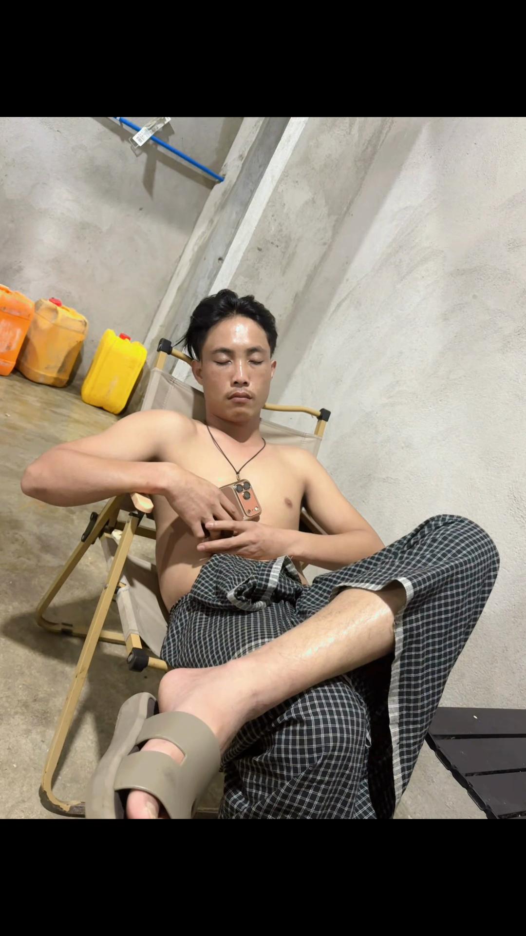 @Ah Nyi (诚言）