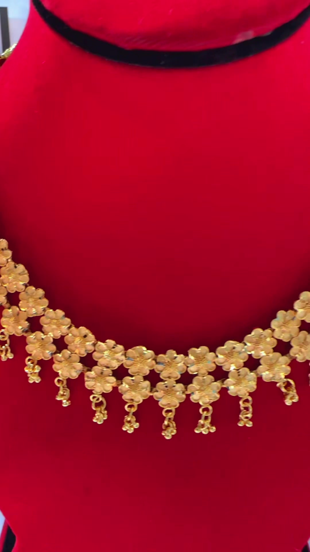 @Lavish Jewels