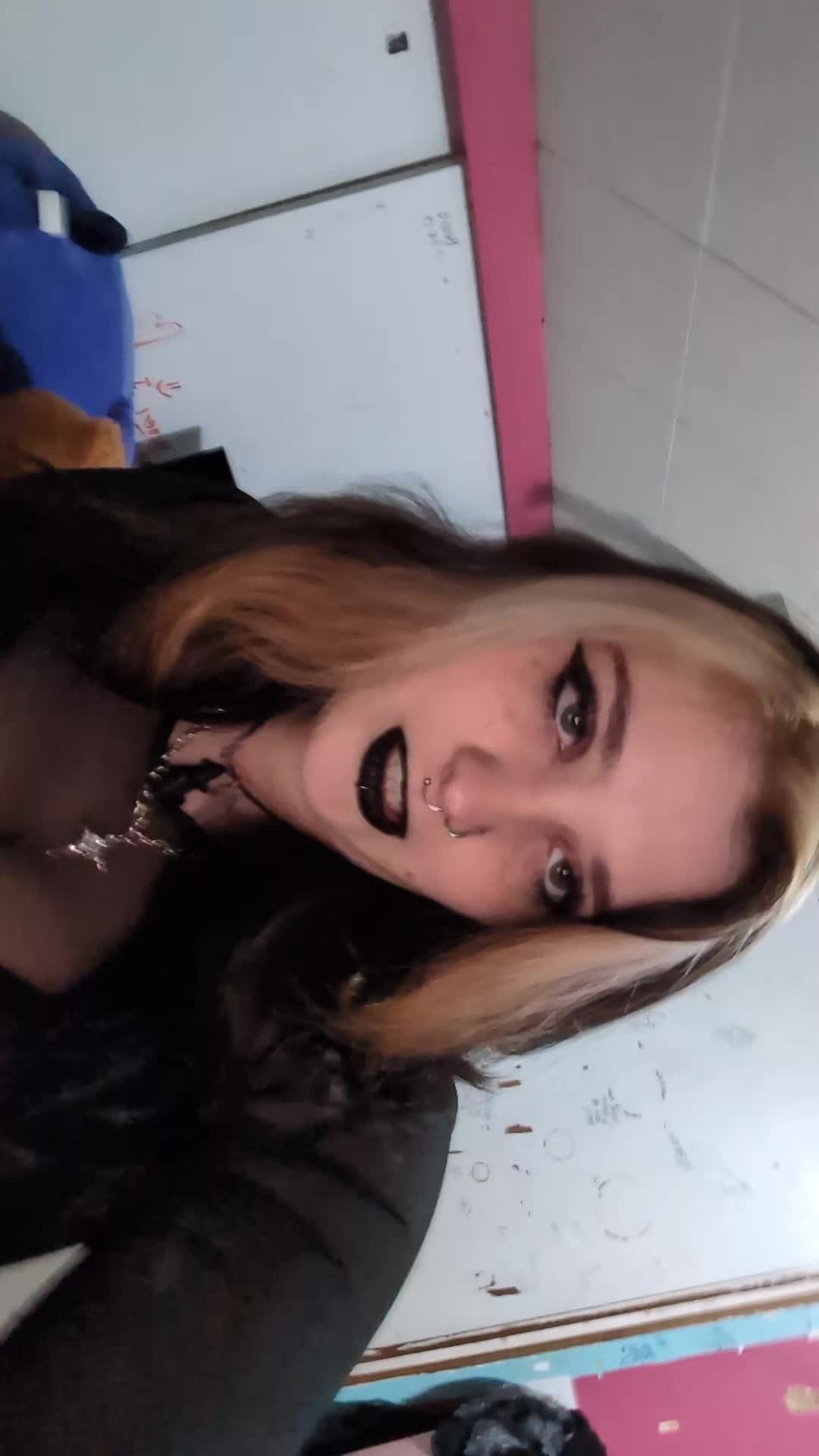 @Dumbcowwhore