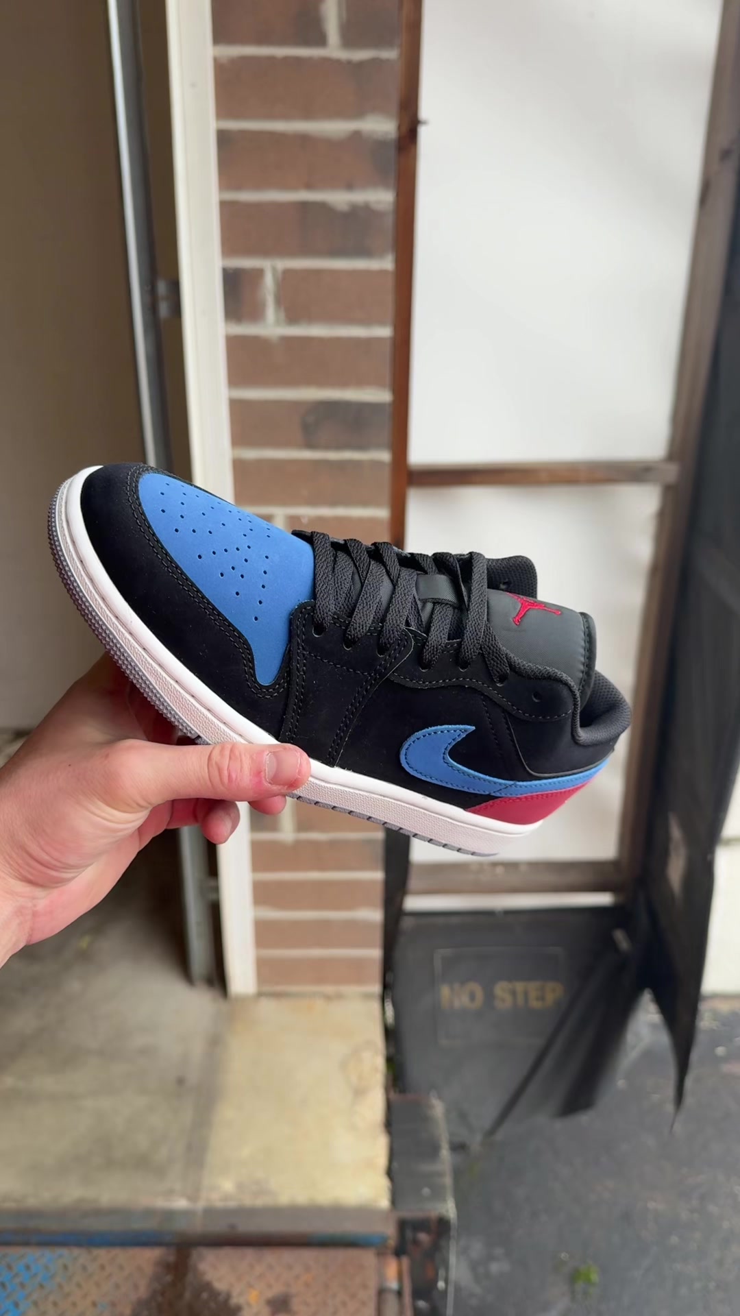 @VERIFIED SNEAKER DEALS