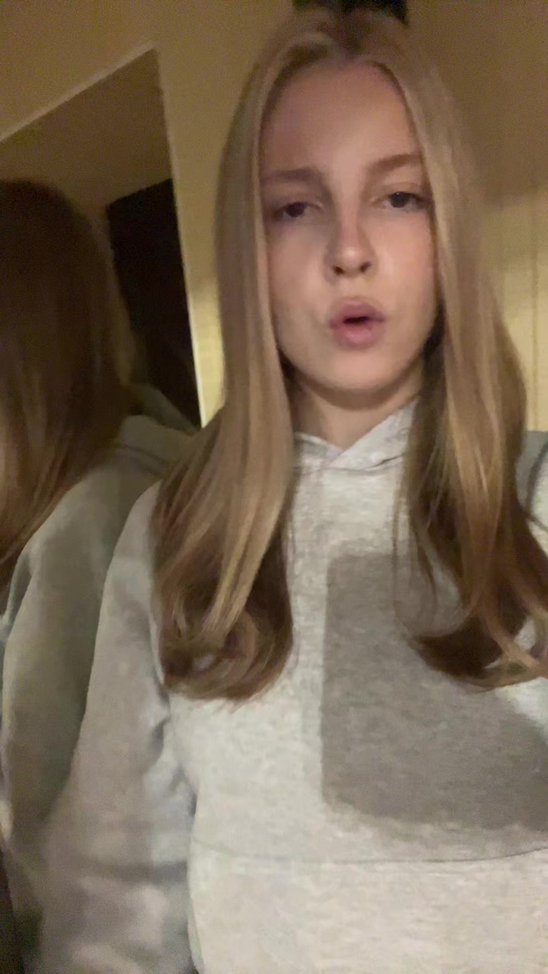 @𝐠𝐨𝐬𝐬𝐢𝐩 𝐠𝐢𝐫𝐥