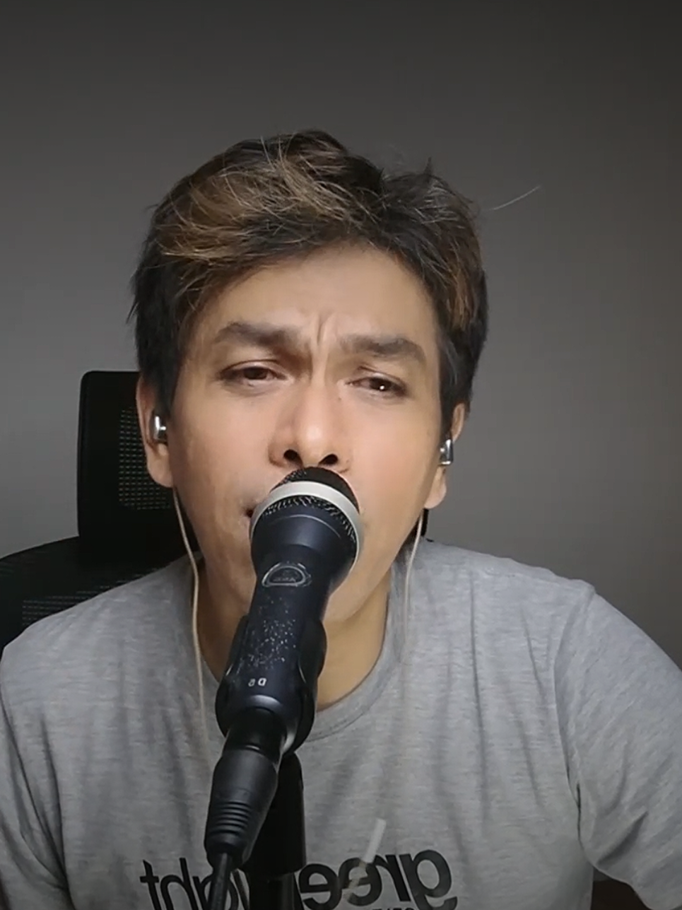 @Toni