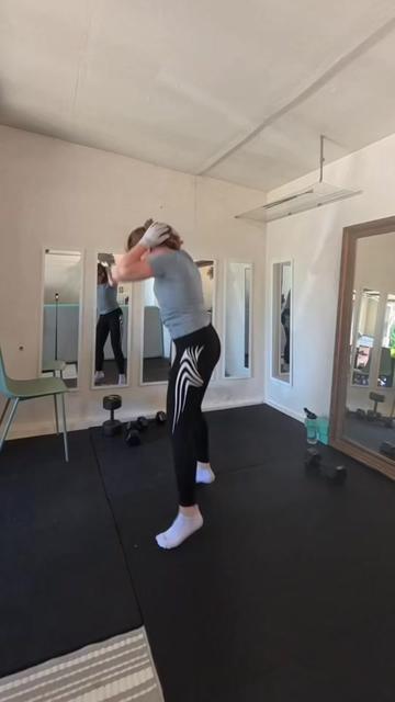 @Oksana | Home workouts