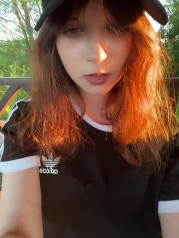 @🧟&zwj;♀️
