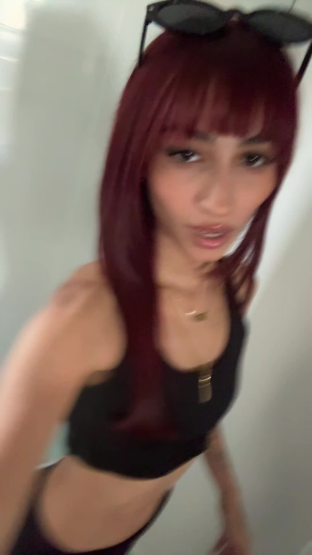 @R🧍🏽♀️