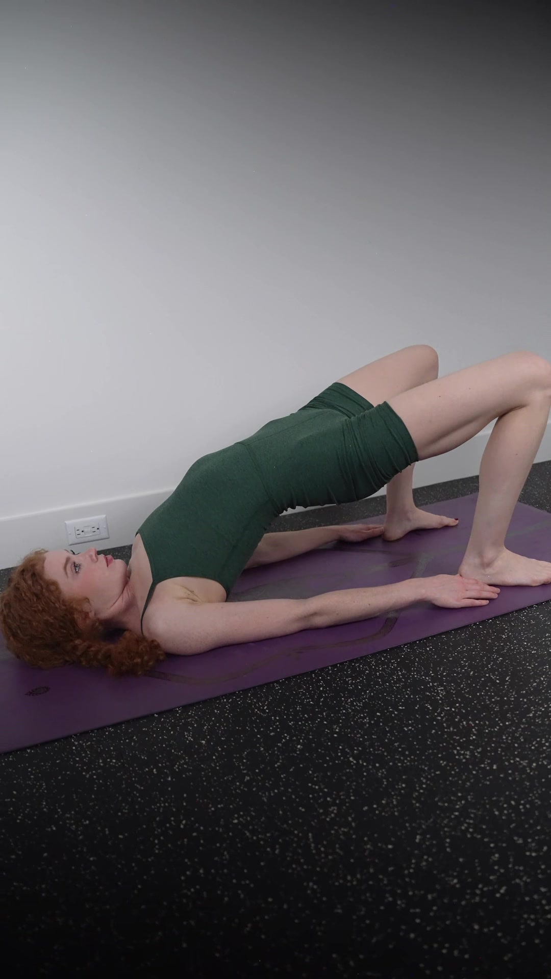 @lilredyoga