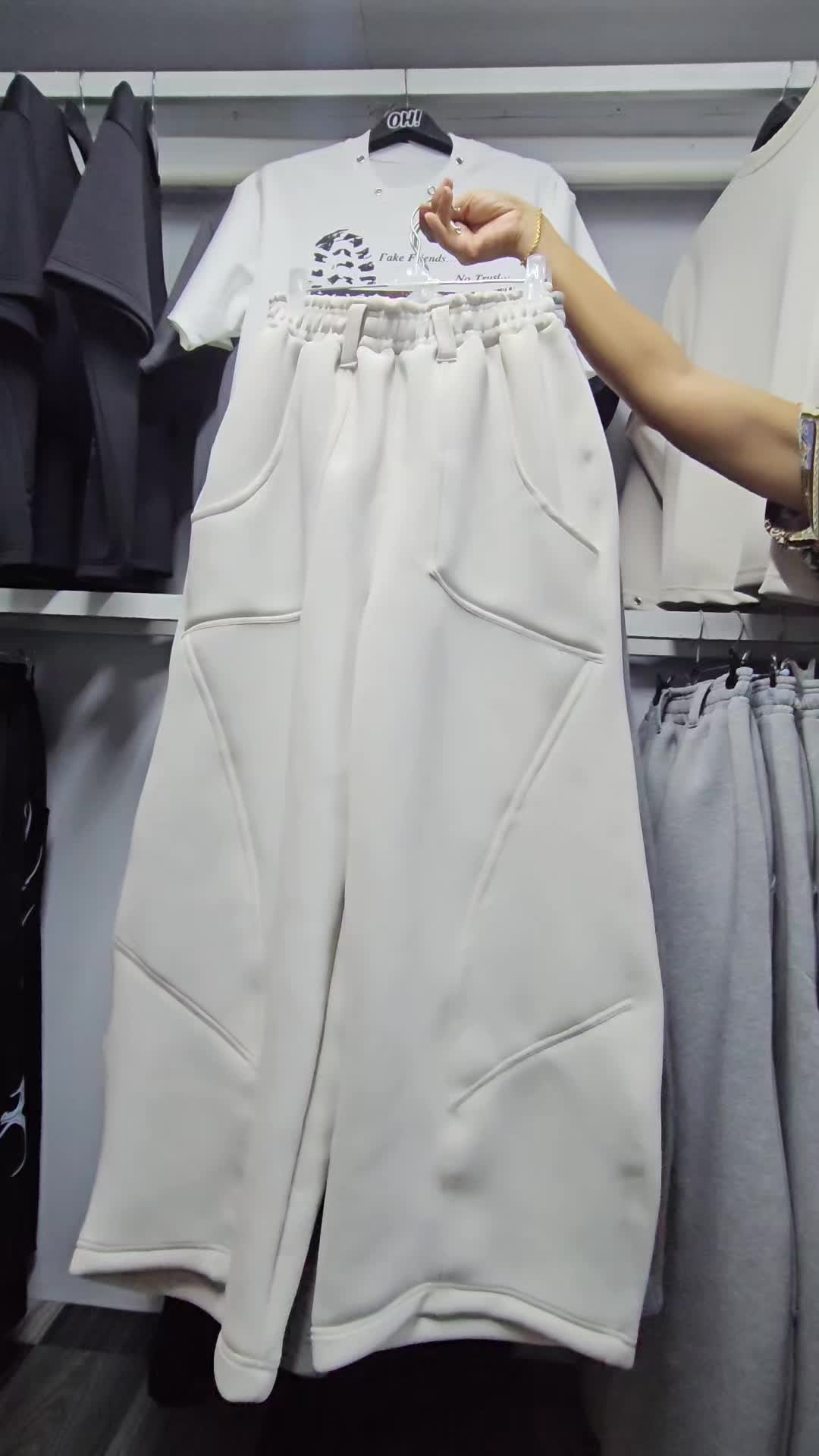 @OH Clothing & Fashion Shop