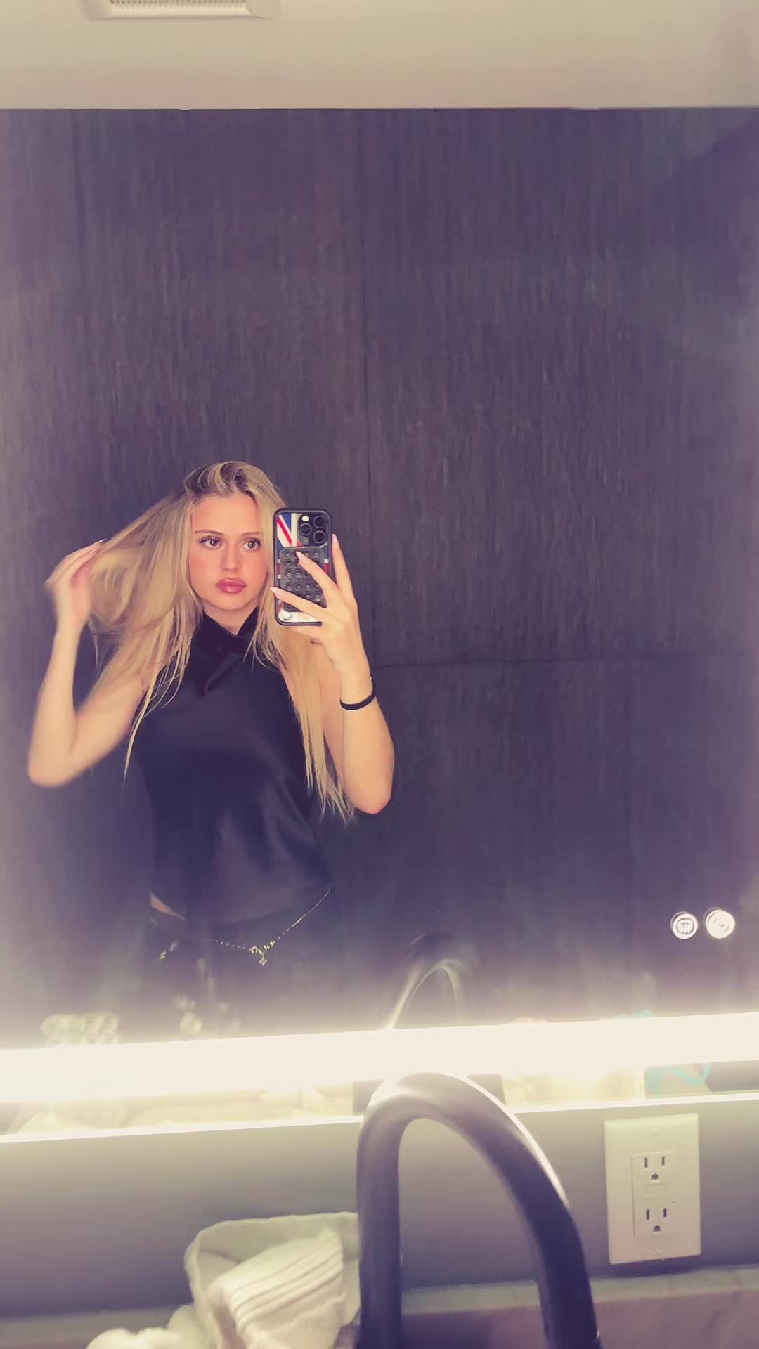 @Liv Zenga