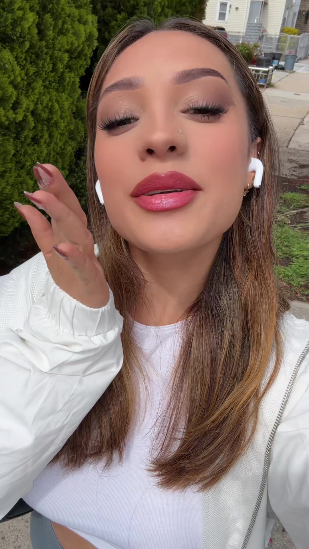 @Angjelina