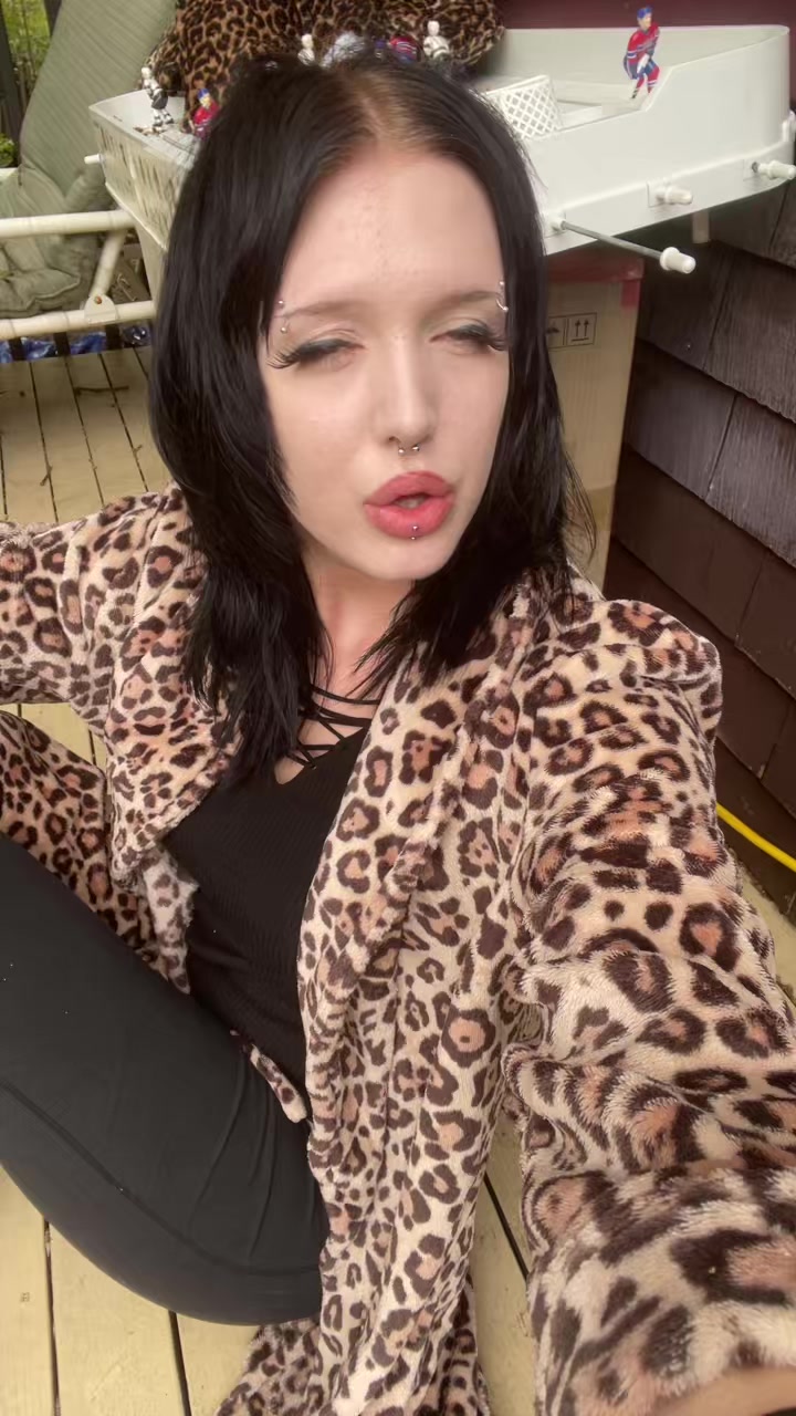 @Gothicloverdoll
