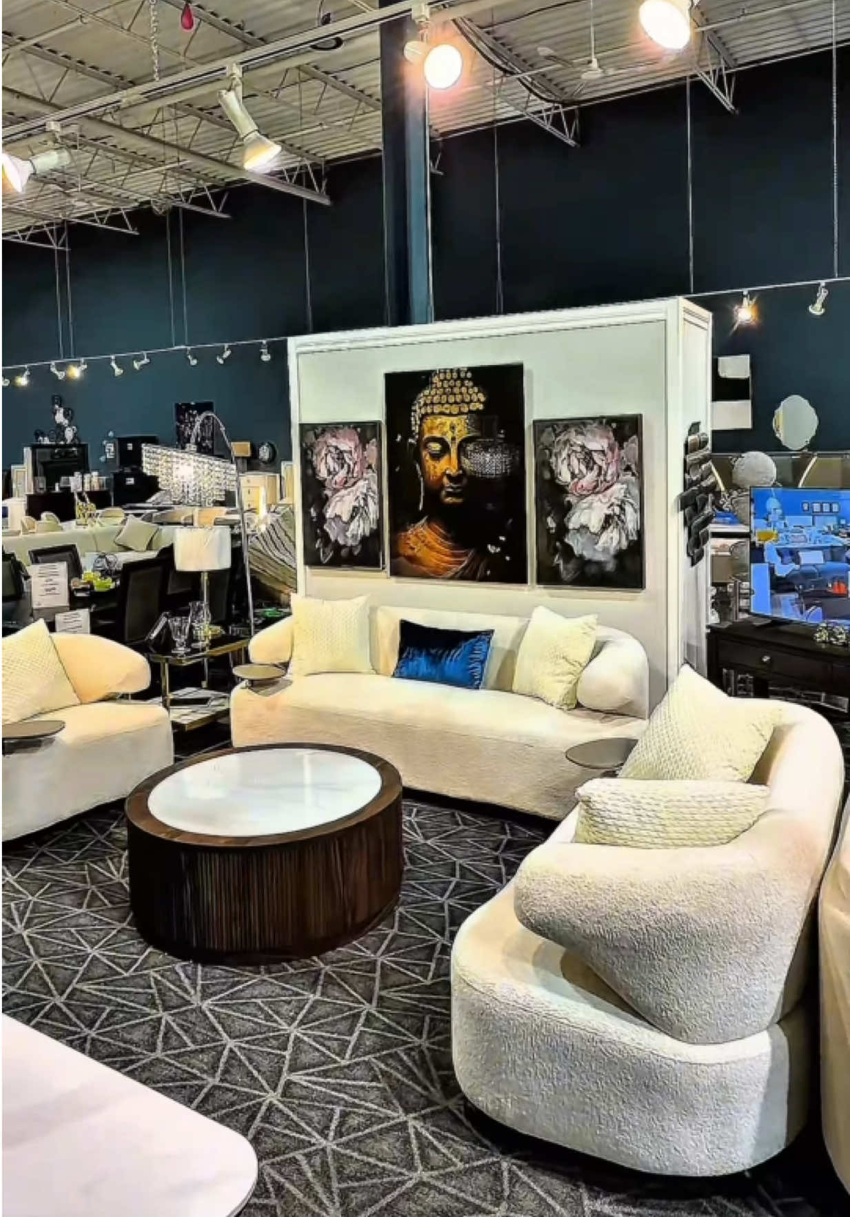 @Royal living furniture