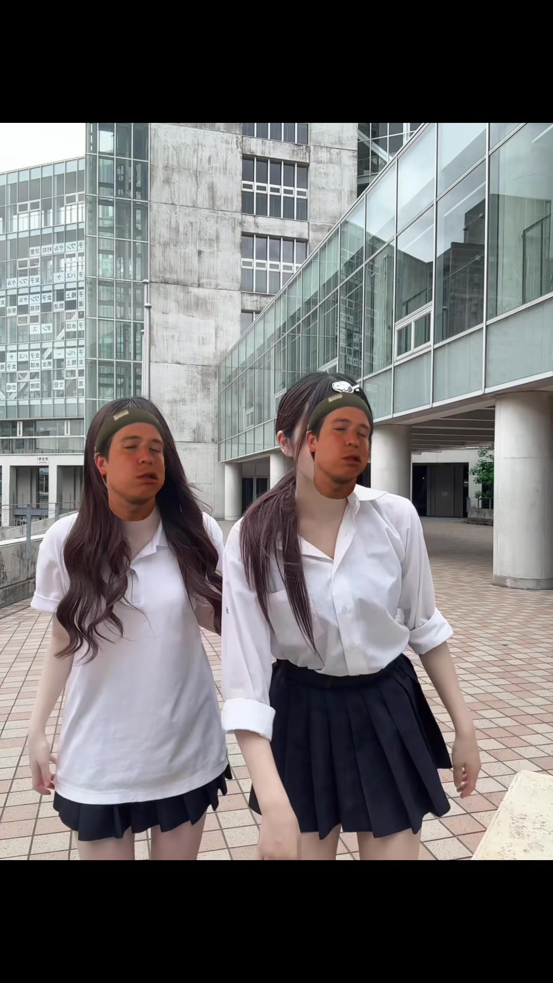 @むむむ