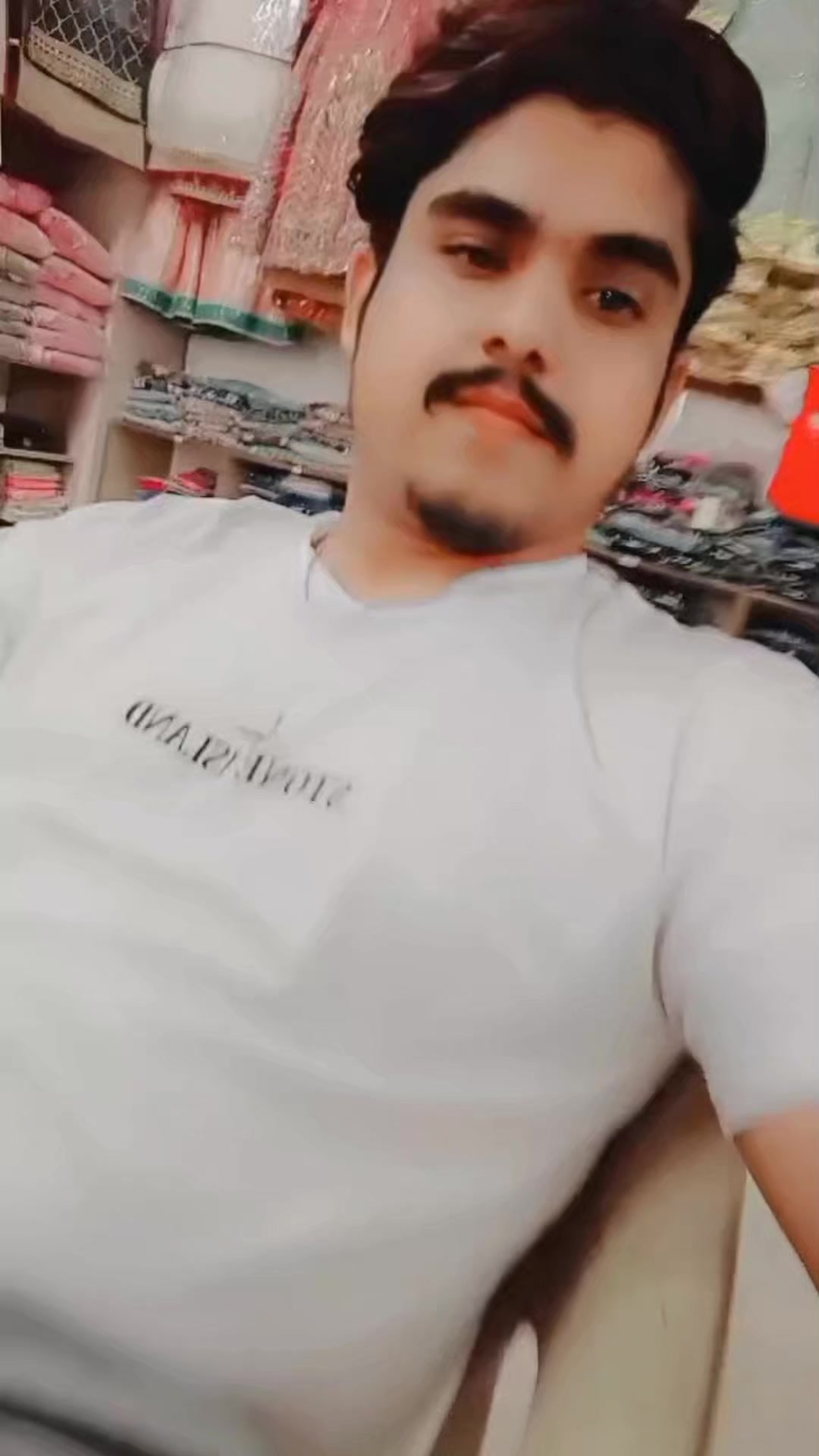 @Zeeshu 👑