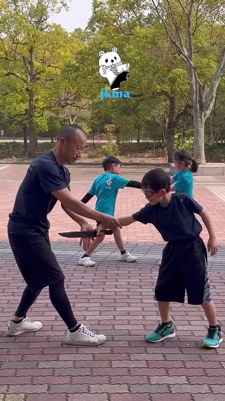 @Satoshi/武術家、ヨガ、太極拳講師、キックトレーナー