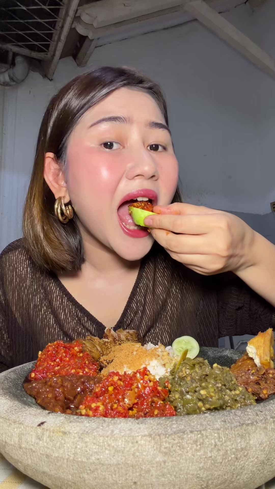 @chintyaamelia