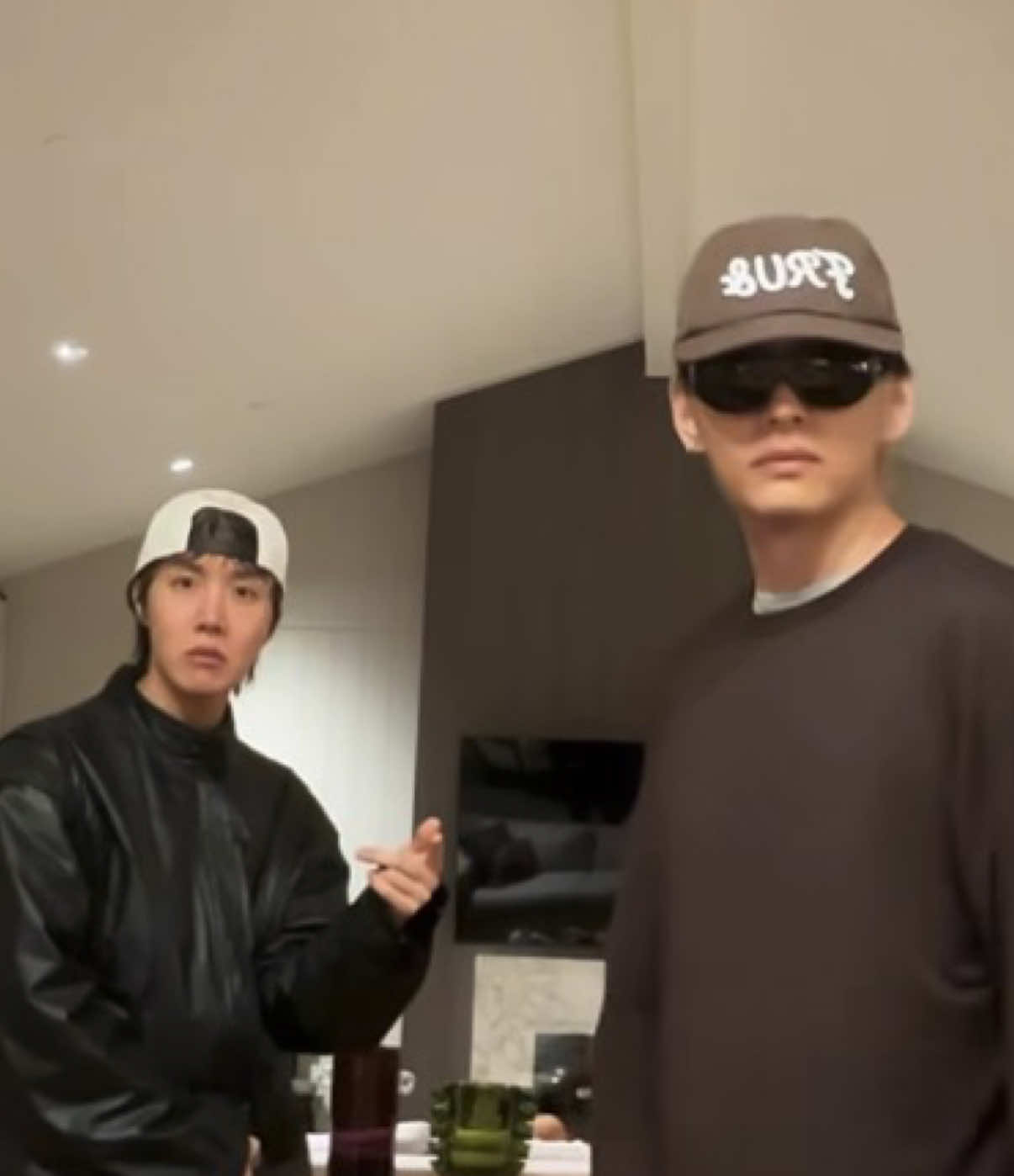 @⁷⟭⟬BTSVT𖧷¹³