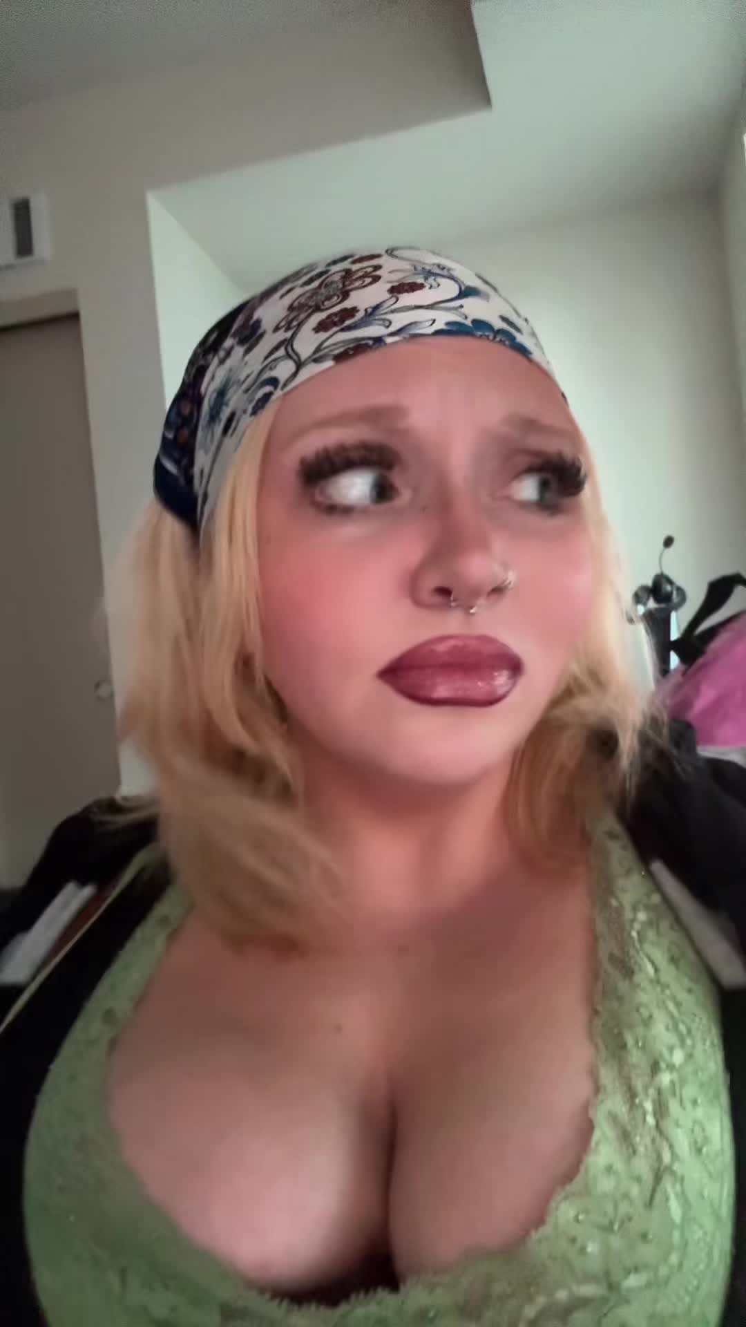 @✿☆ ᗯнเт𝔫εY☆✿
