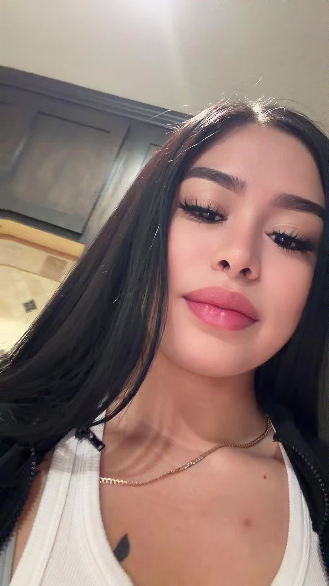 @honeybarber_