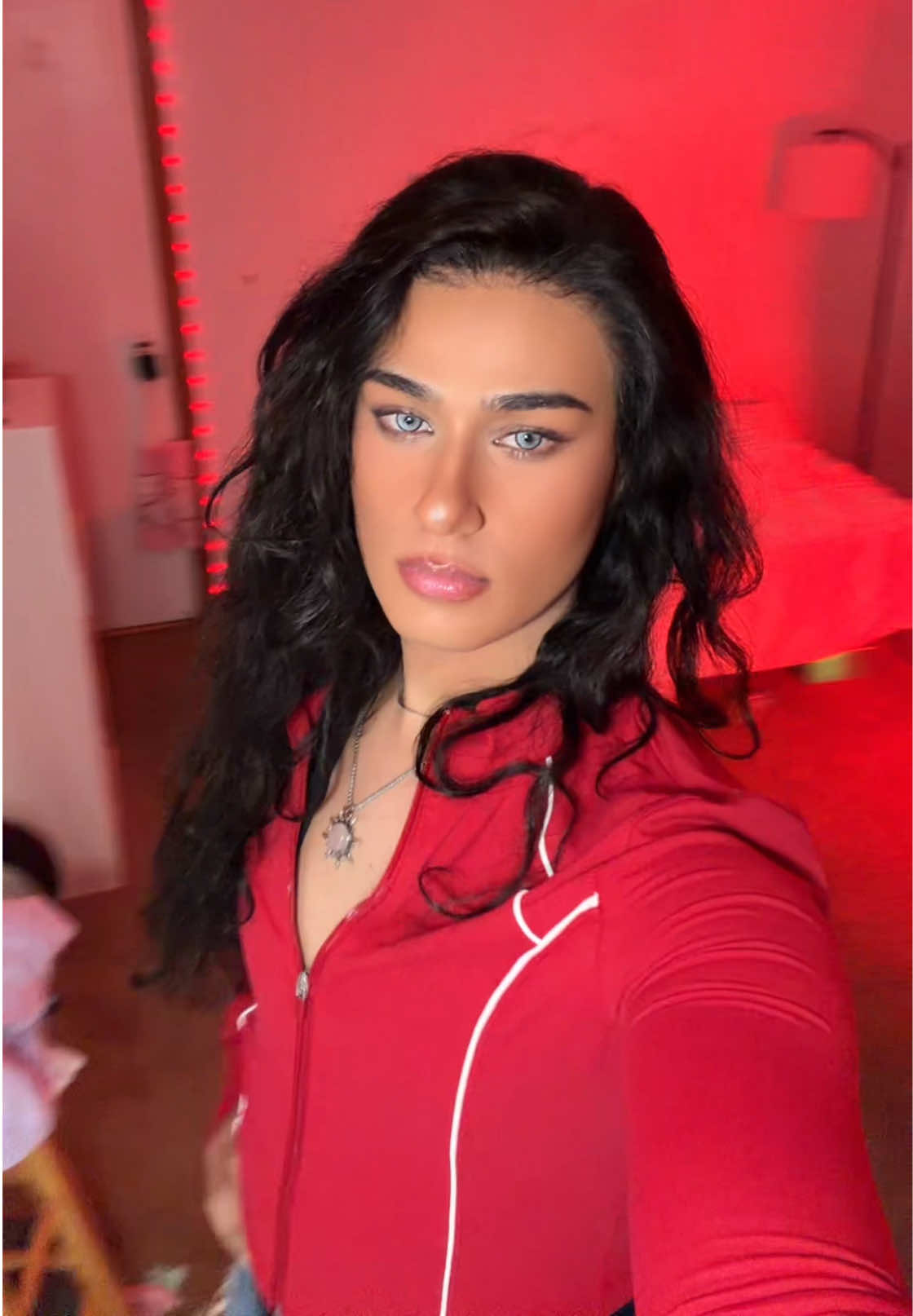 @theyenfox