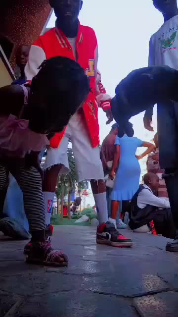 @BURNA BOY BUZZ MAN