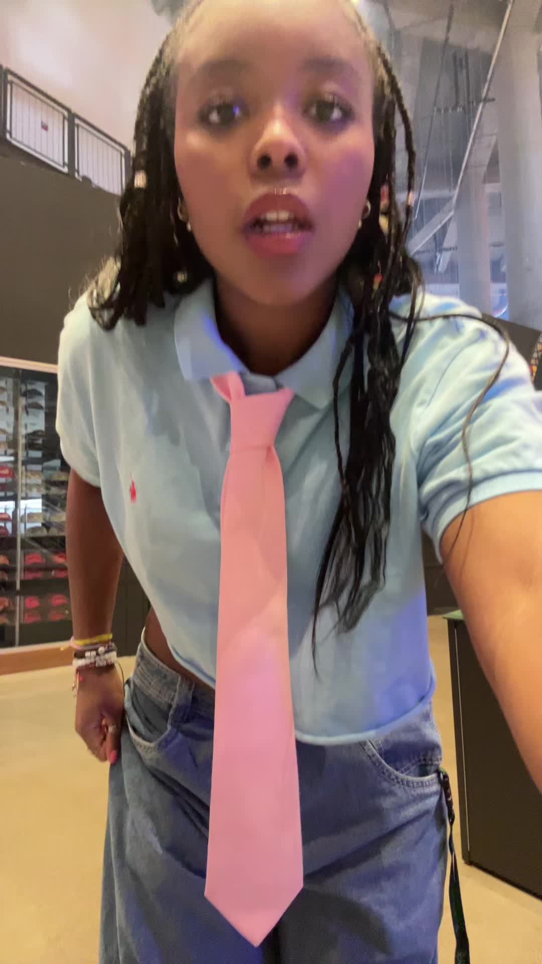 @demi😻
