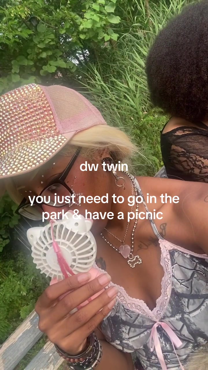 @Mina Savage