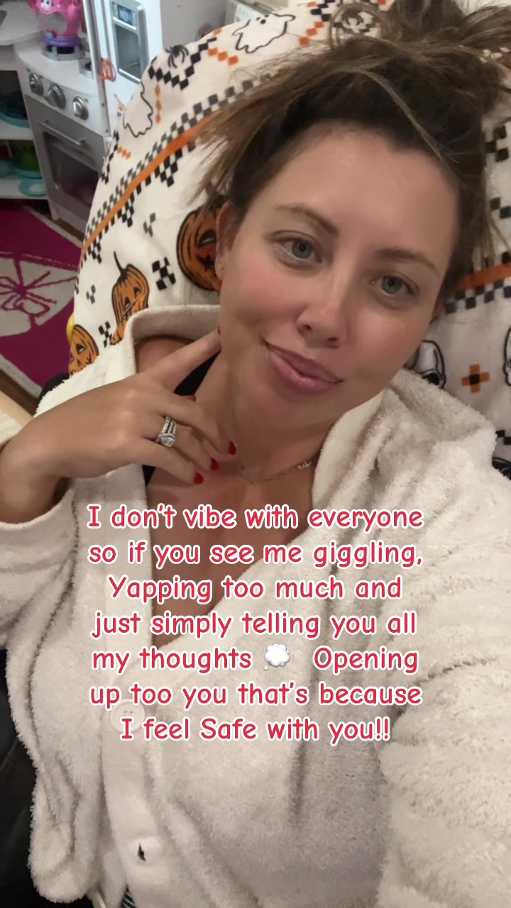 @Ashley 💜💙💖💍🖤