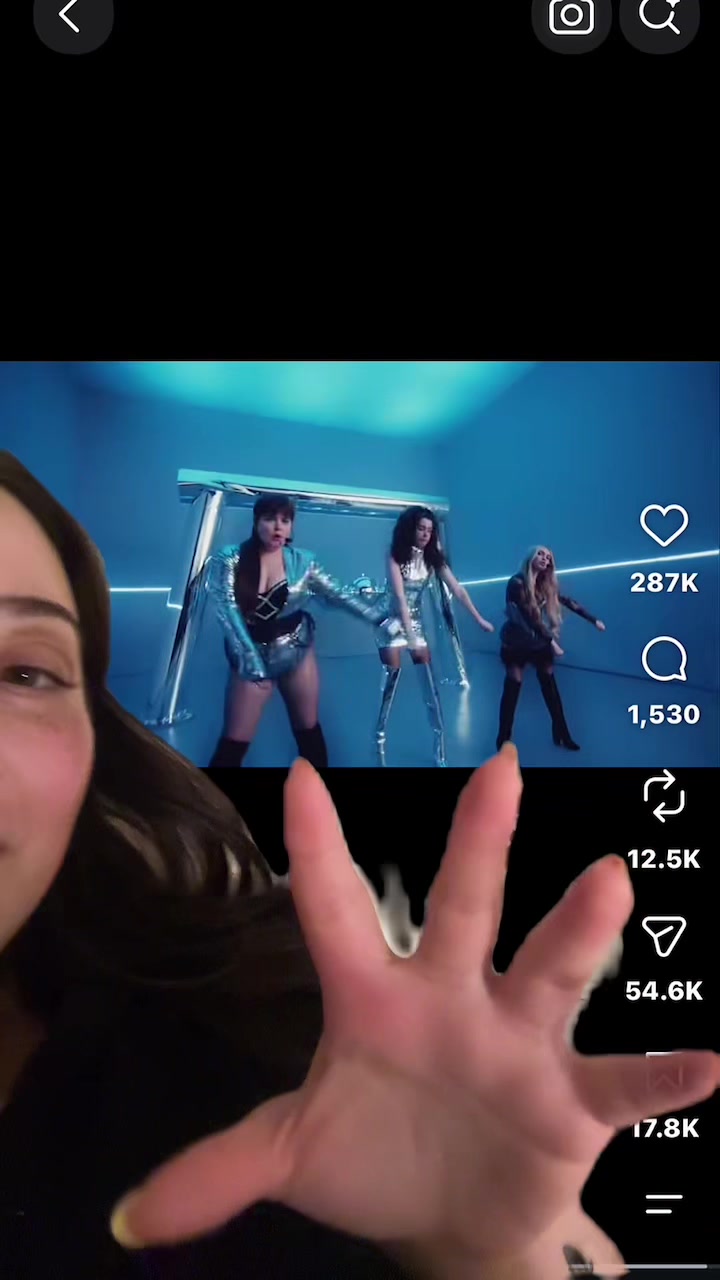 @Linndsology_