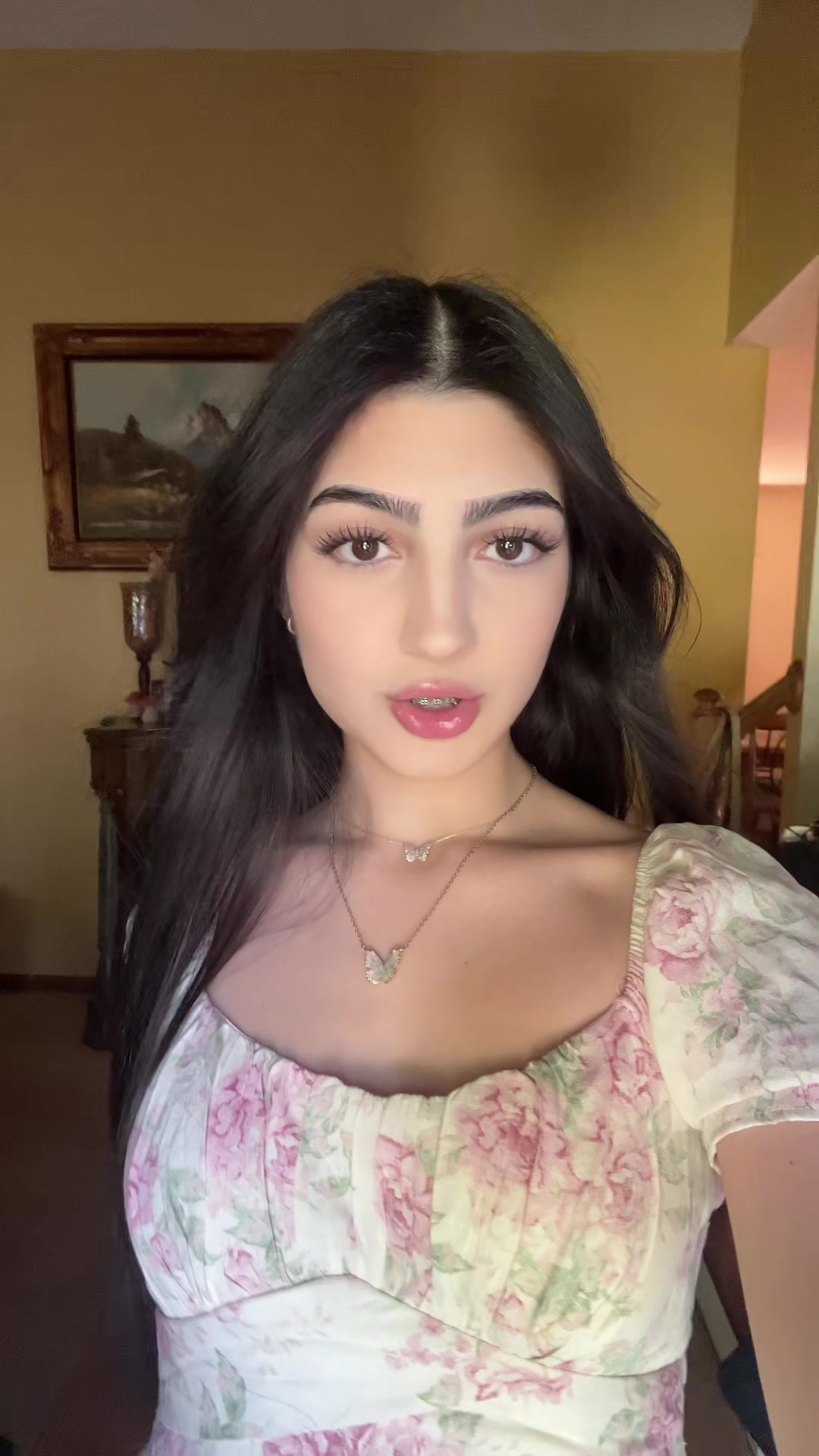 @ნიკოლი