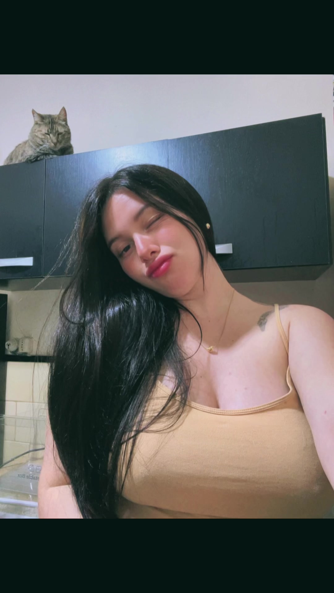 @rebee_beca