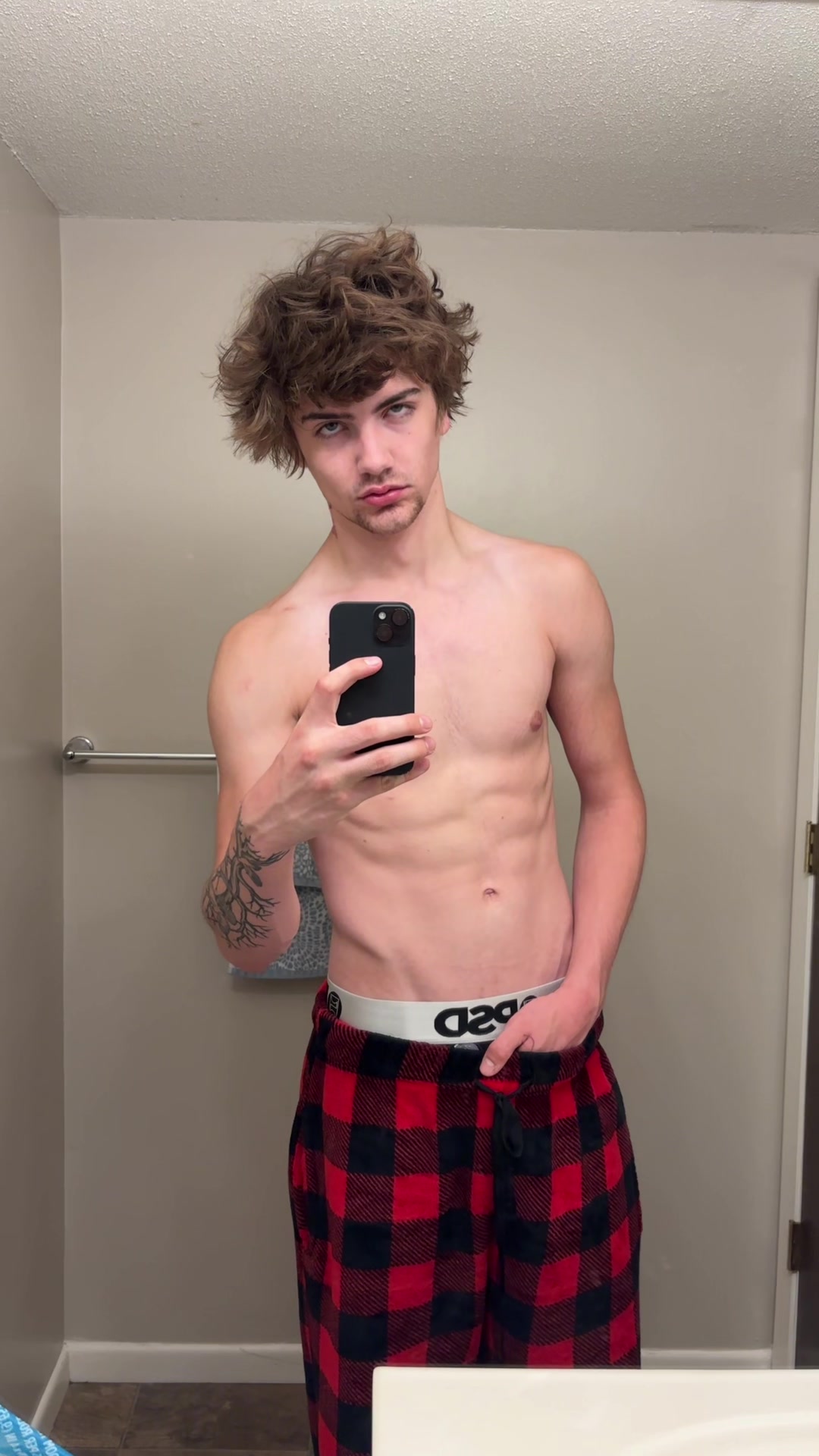 @YourLocalVamp.2