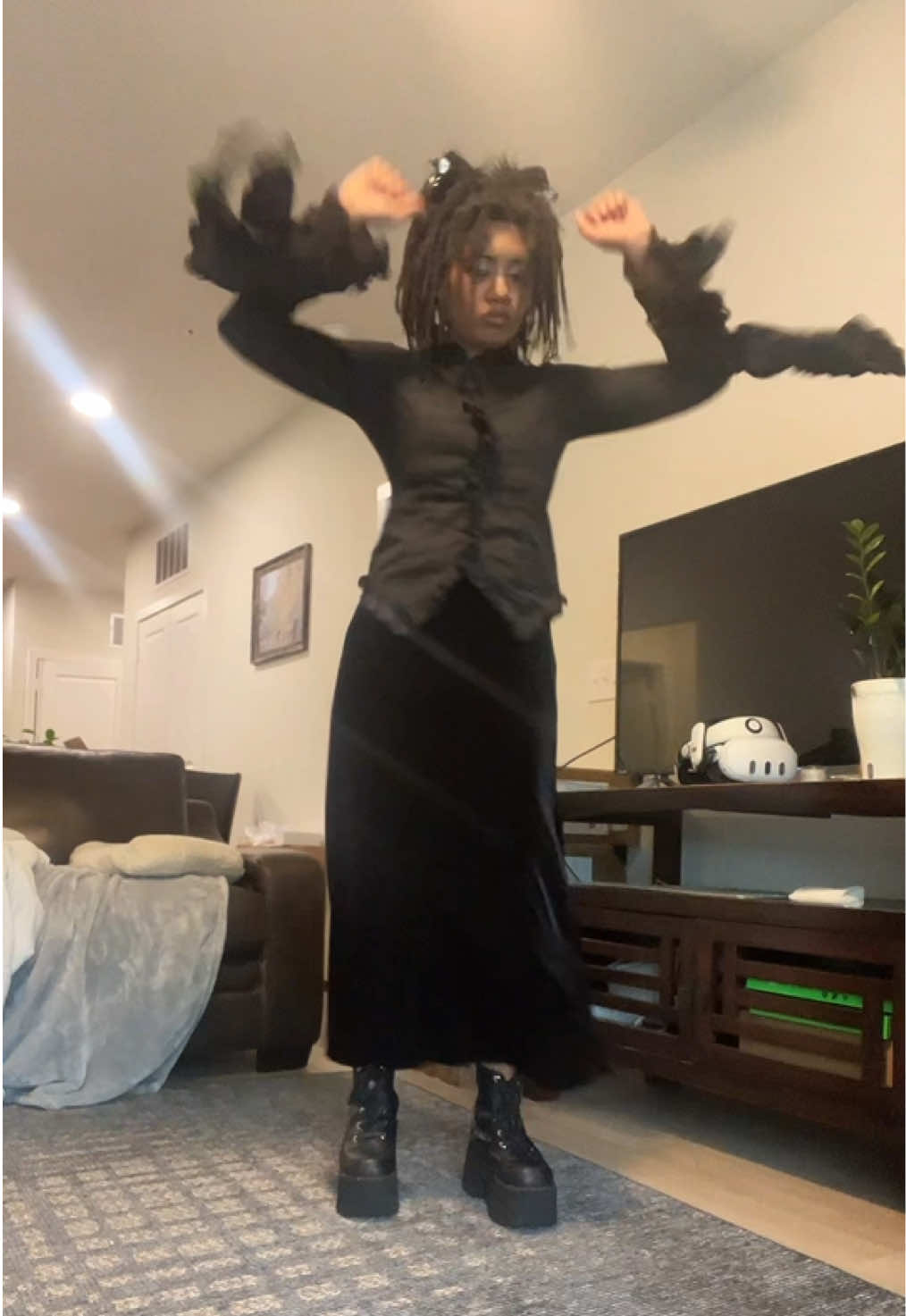 @poisonbeeee_