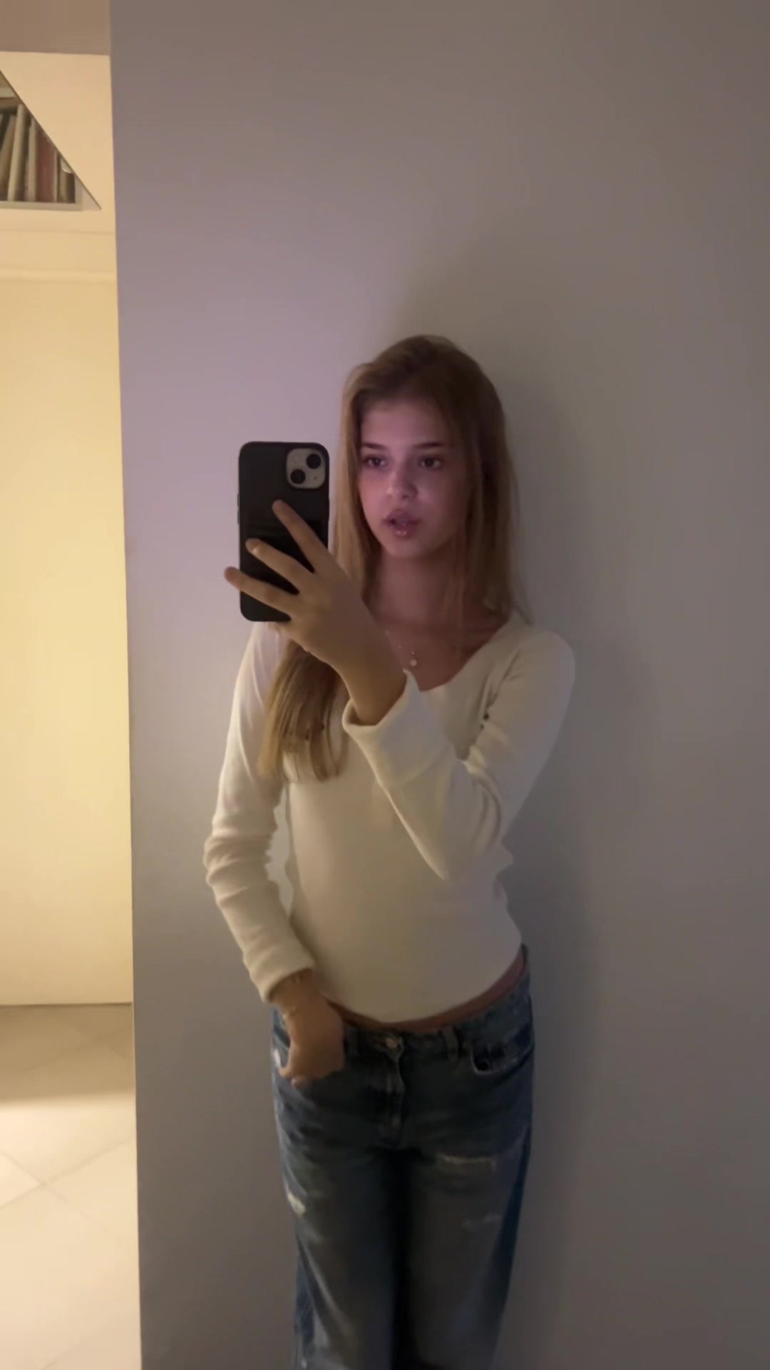 @anika
