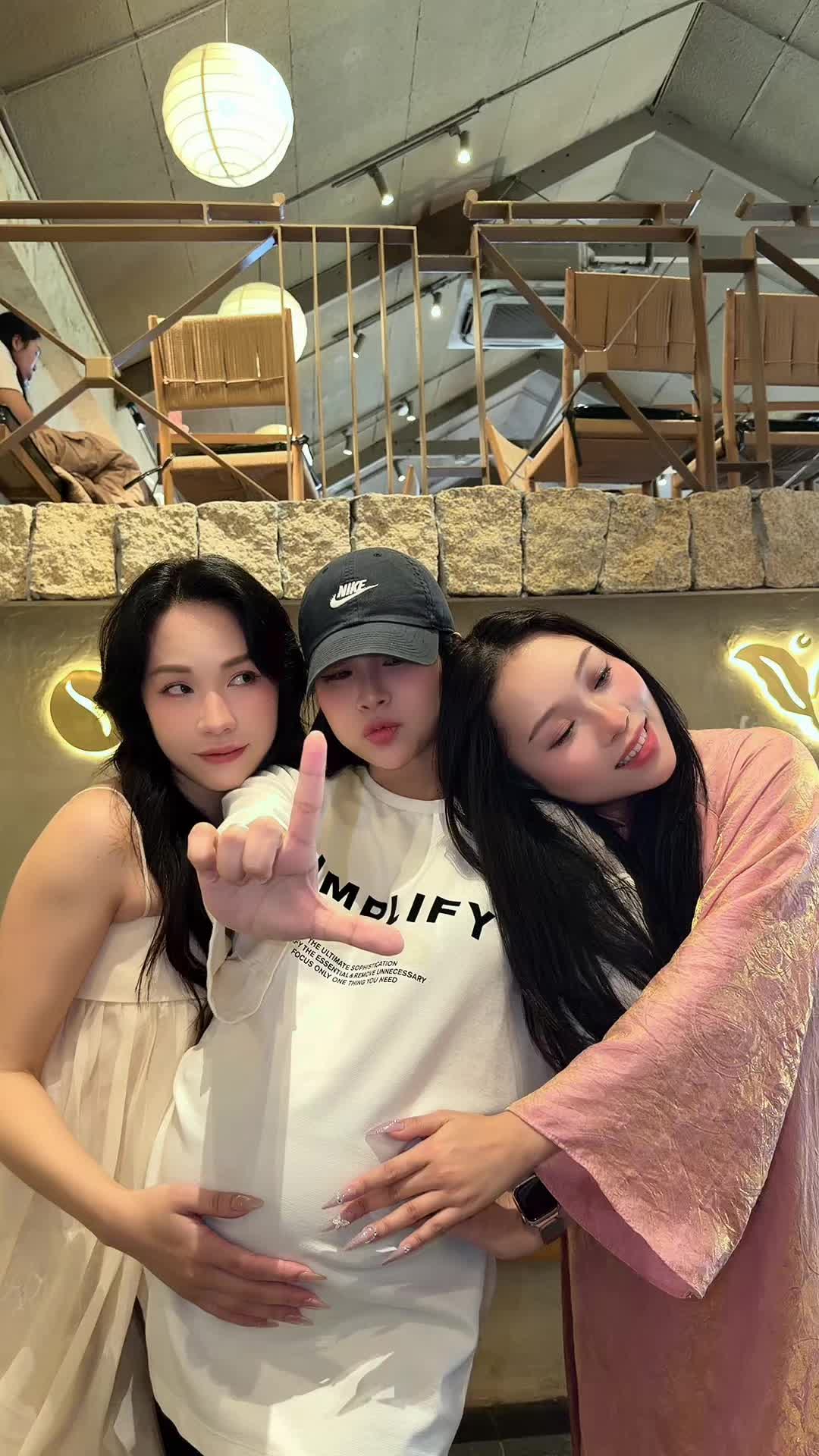 @Mi Nơ