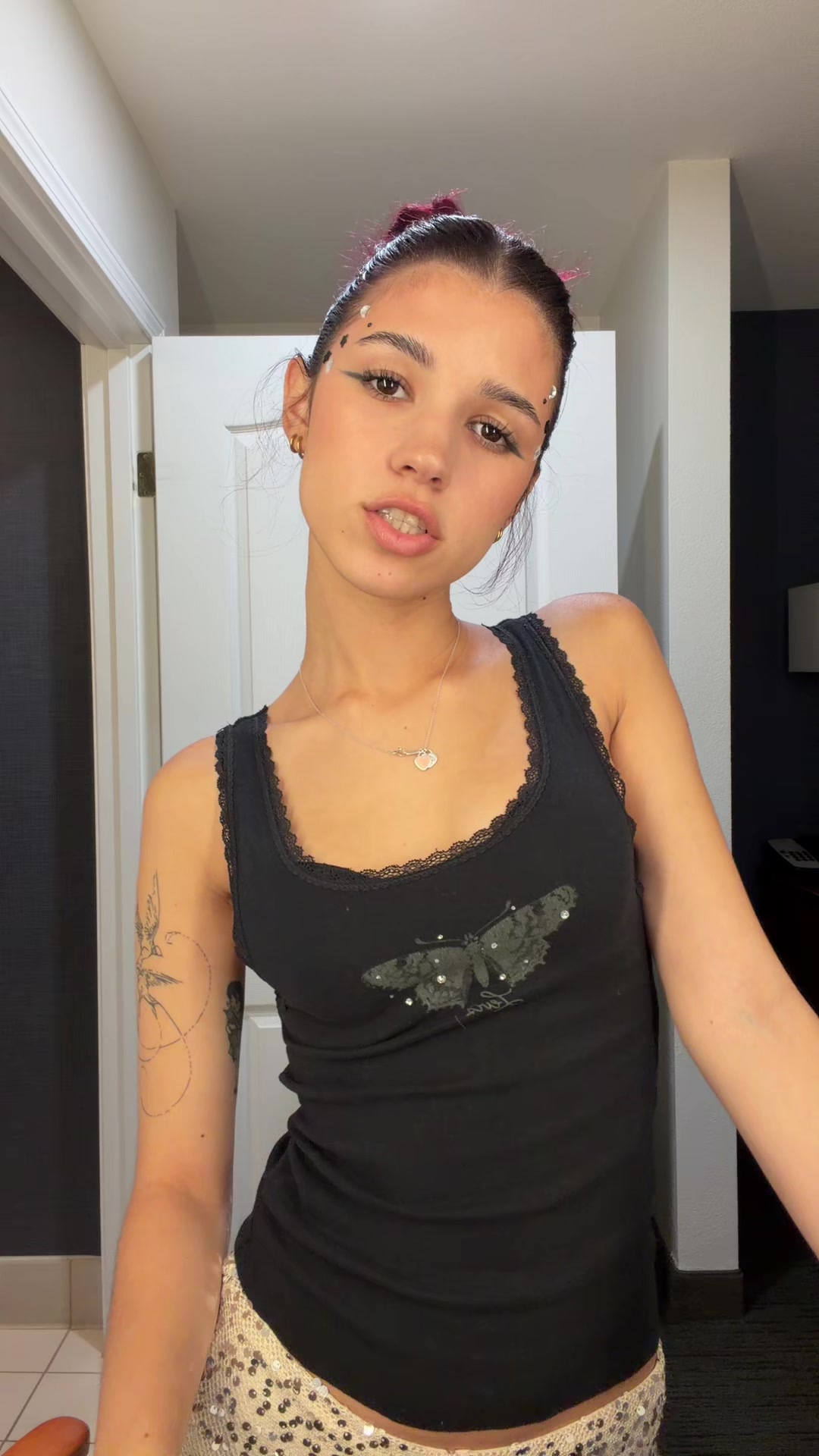 @halenaswrld
