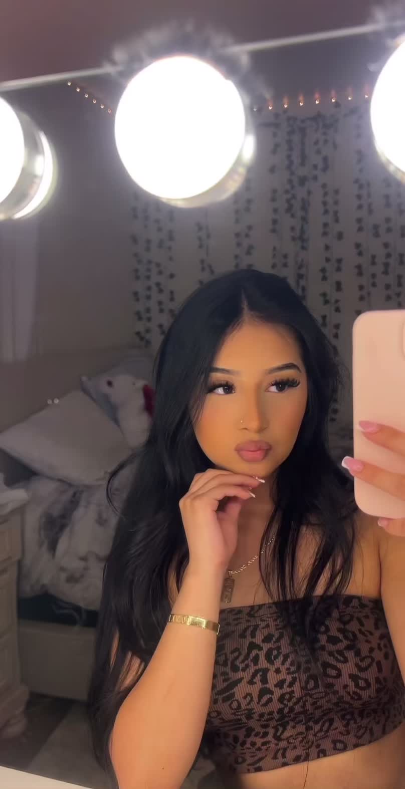 @𝐂 𝐀 𝐌 𝐈 𝐋 𝐀 ♕