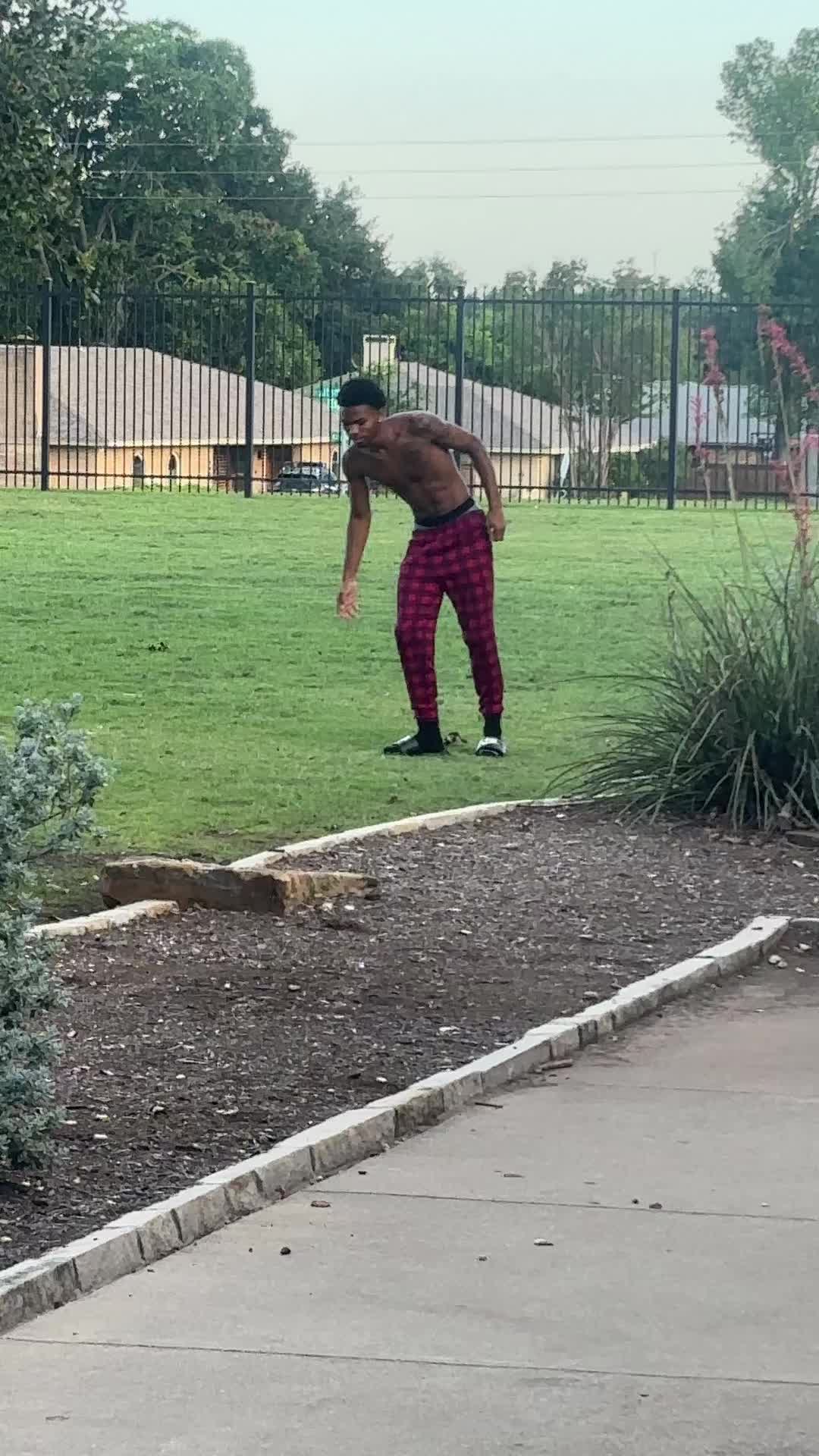 @🚶🏽♂️