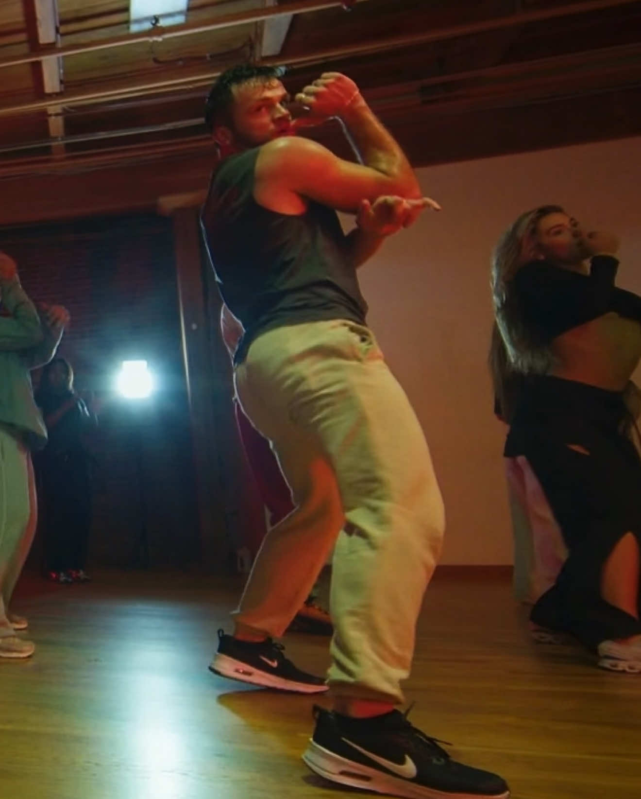 @alexmolledance