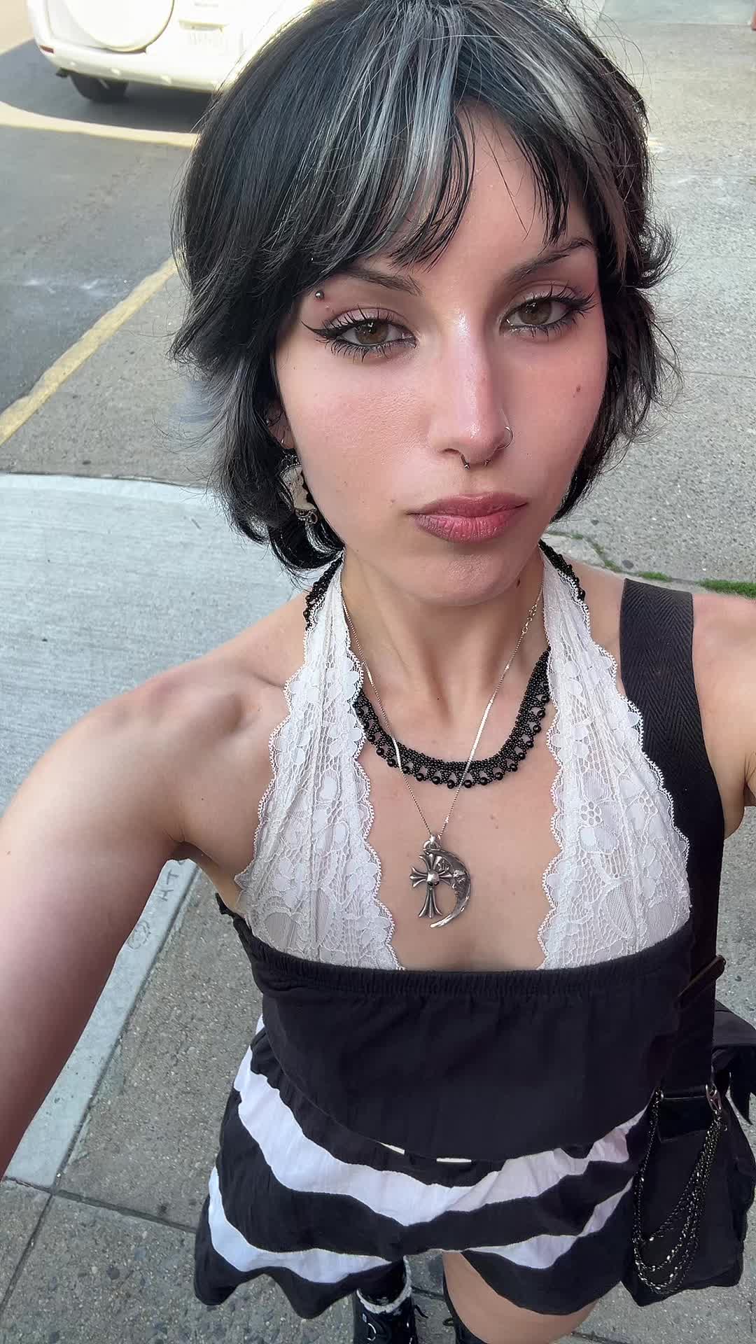 @lily🦇
