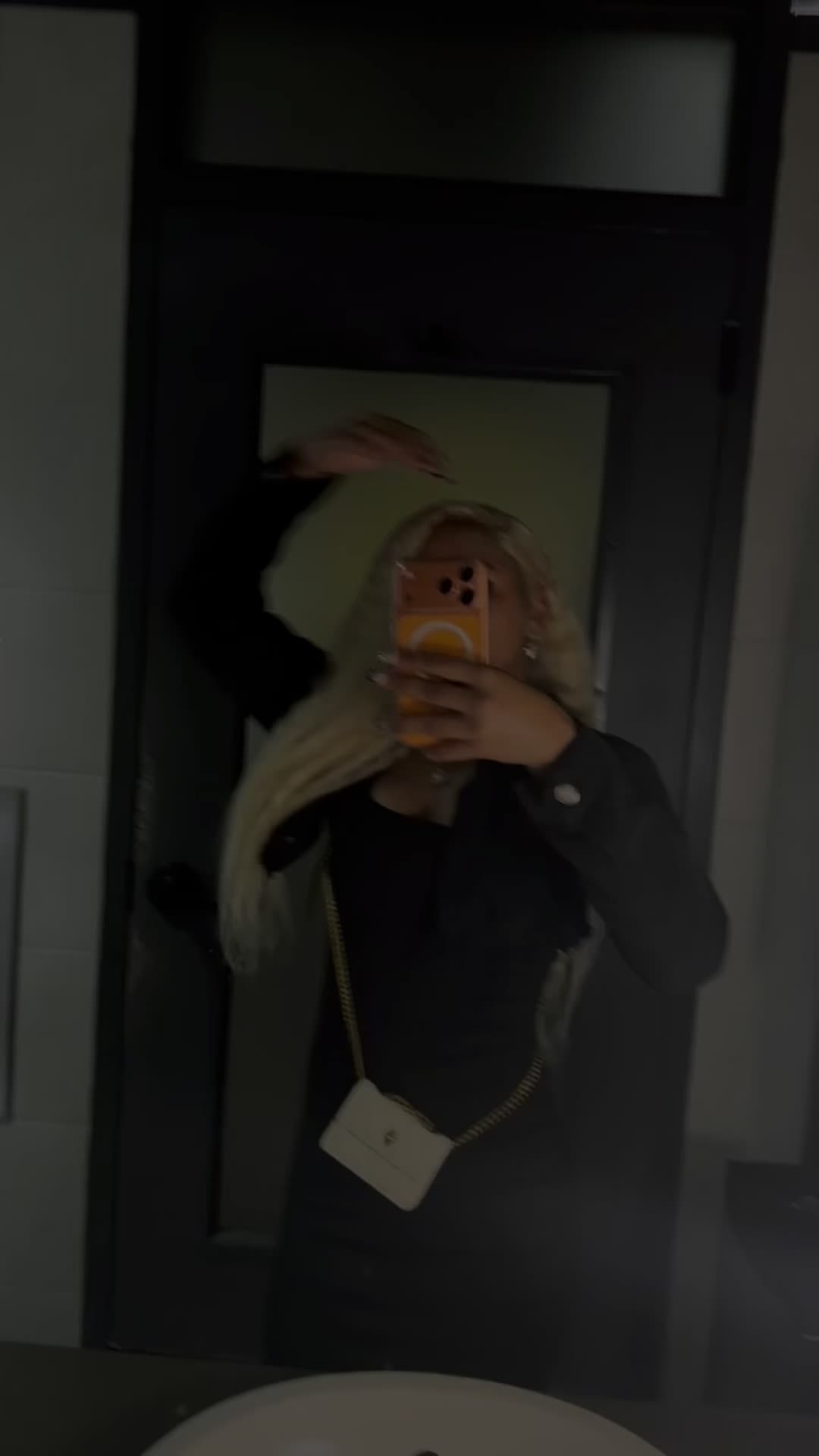 @🧛🏿&zwj;♀️