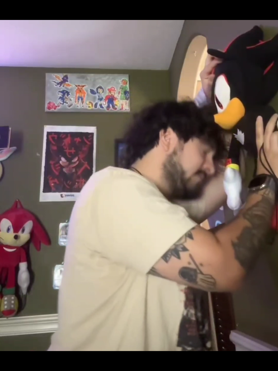 @weirdtvcringe