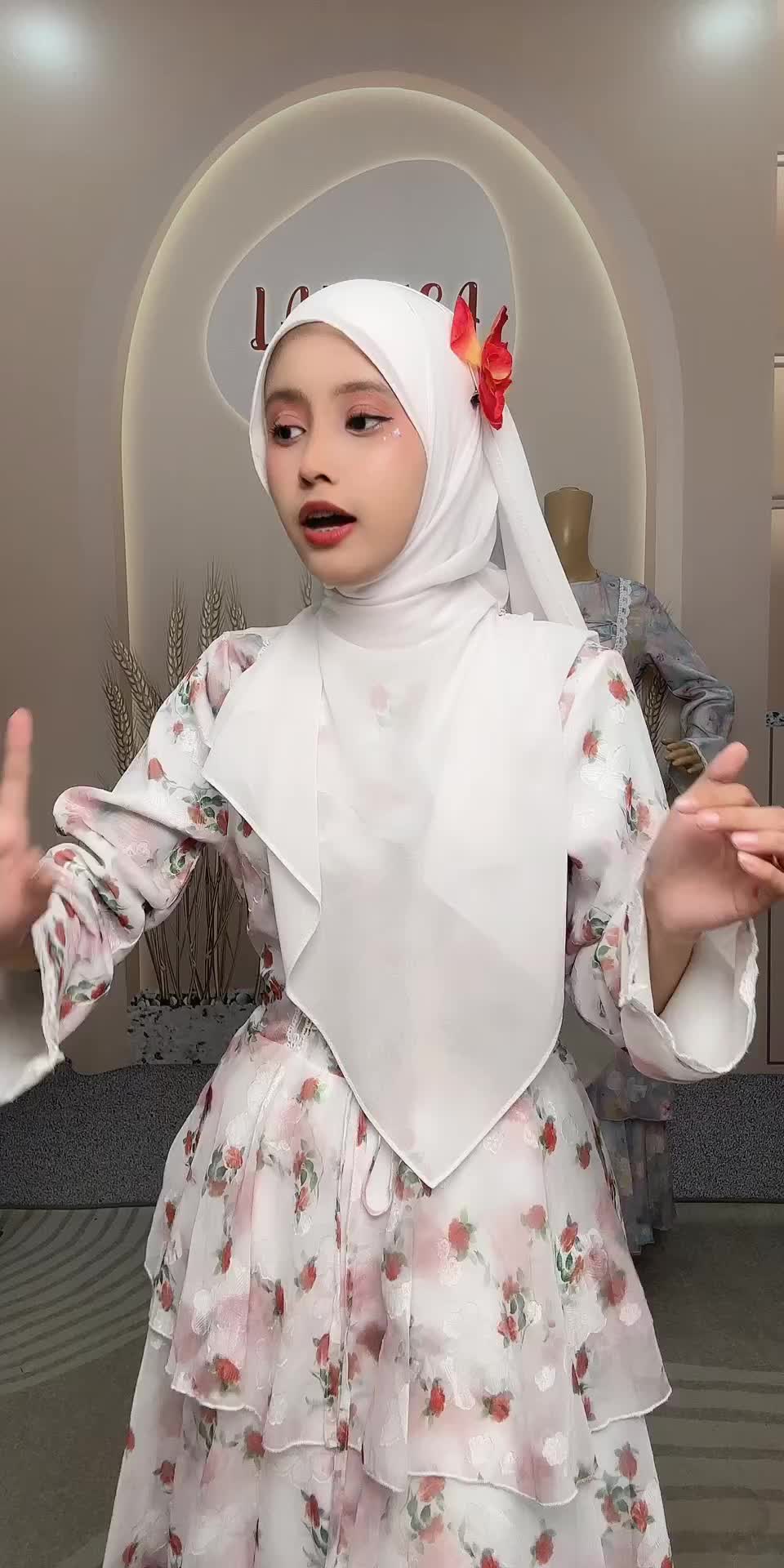 @Laleesa