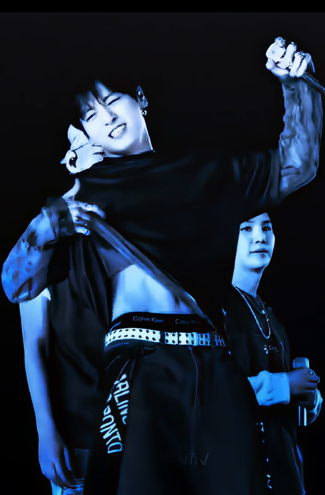 @jj1m1n⁷ is seeing BTS