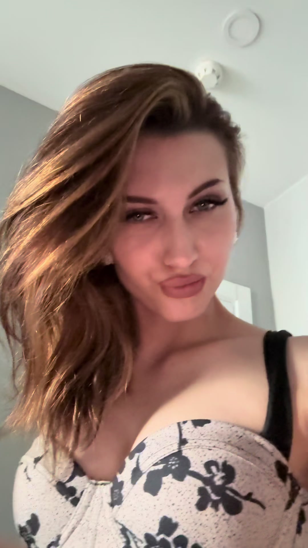 @𝒟𝒾