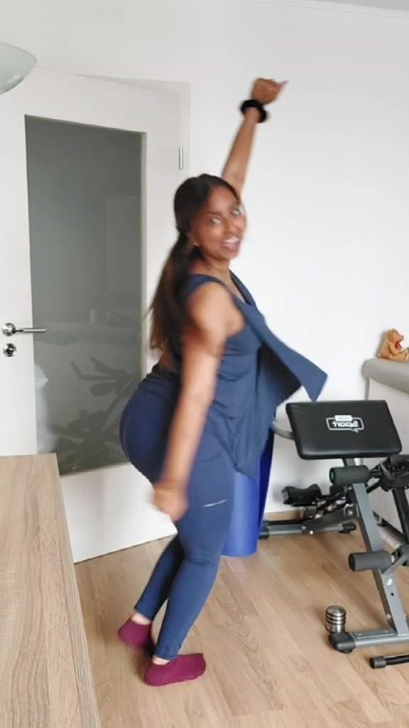 @WhoAmISarah