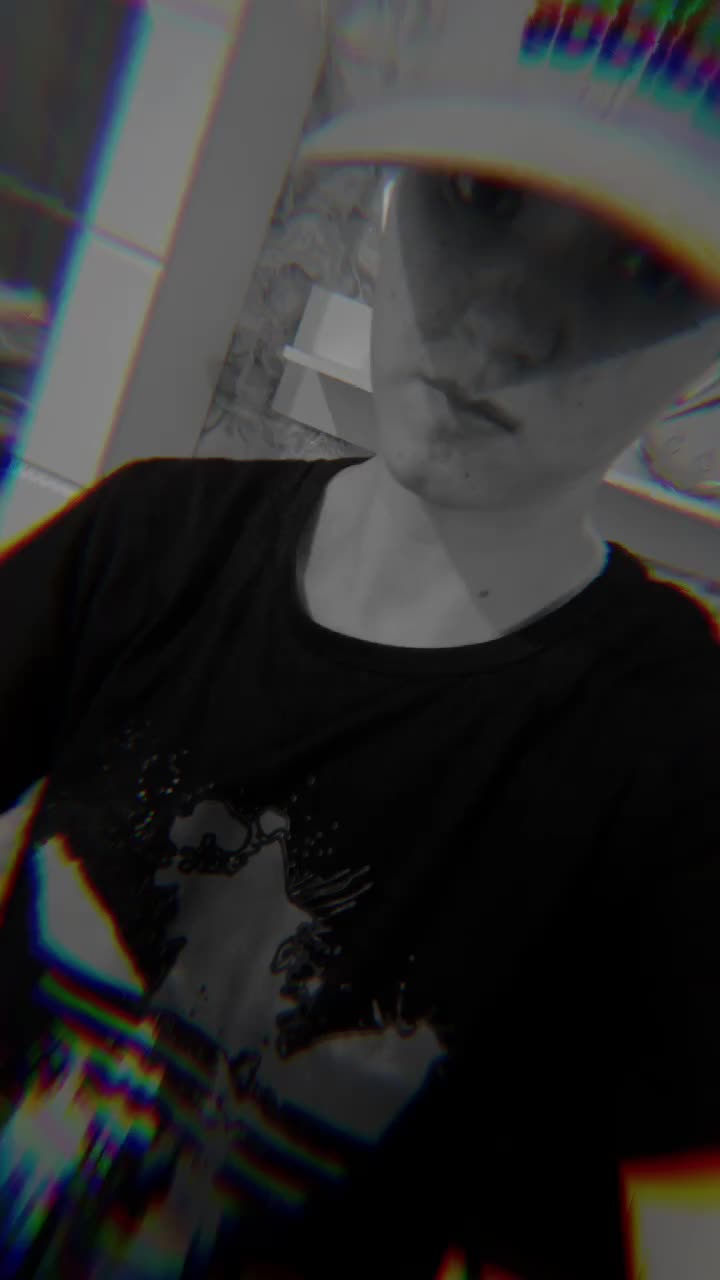 @𝓑𝓻𝓸𝓴𝓮𝓷 𝓗𝓮𝓪𝓻𝓽♡