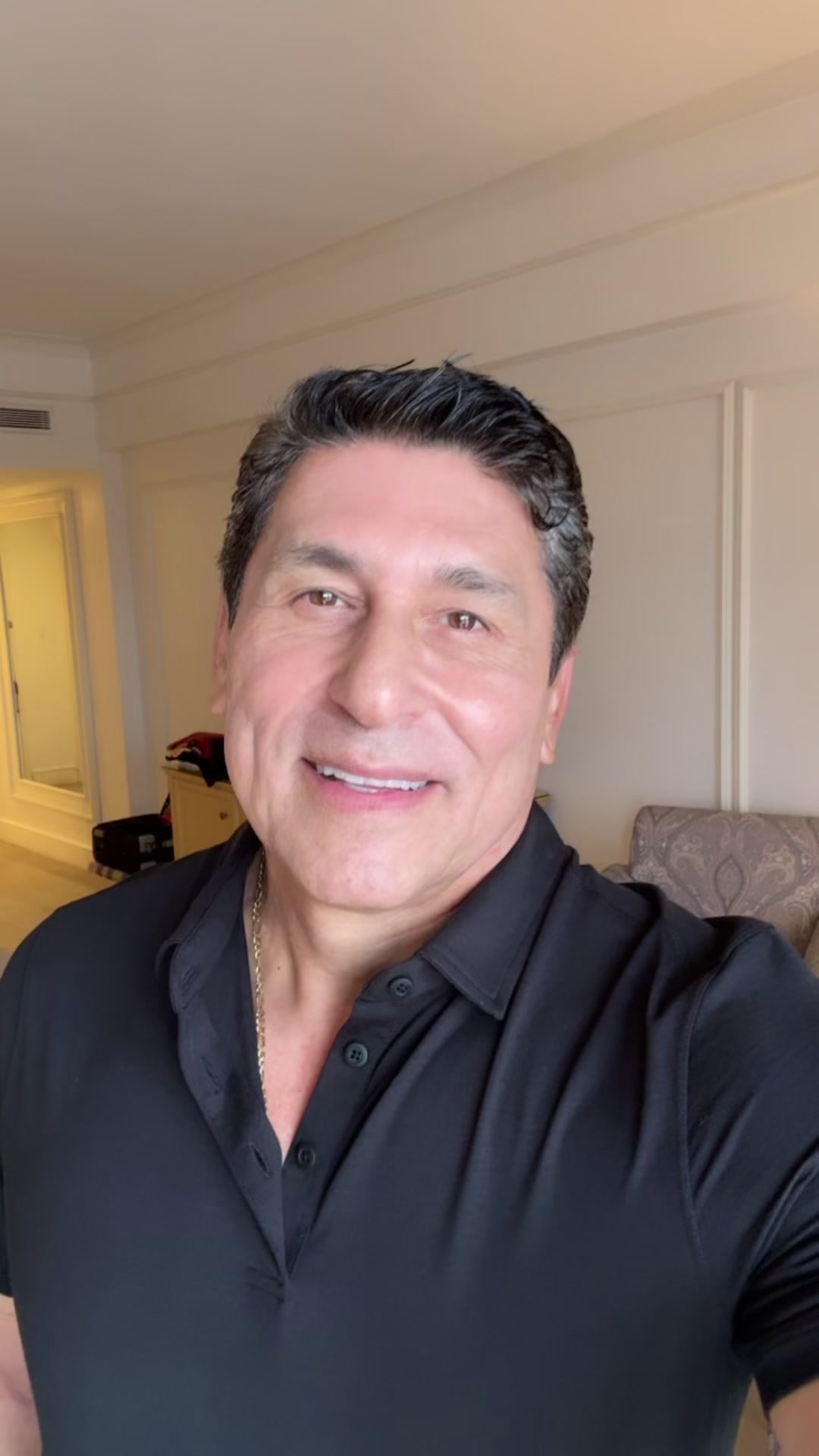 @César Lozano